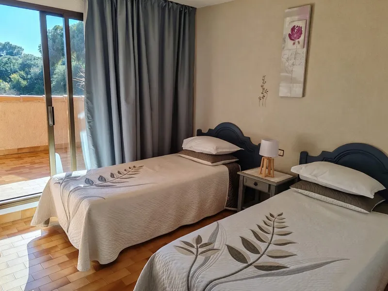 Room 05