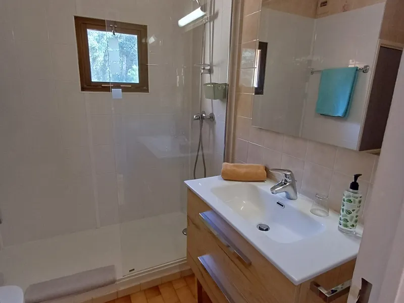 Room bathroom